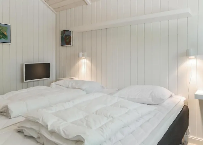 3 Bedroom In V בית נופש *